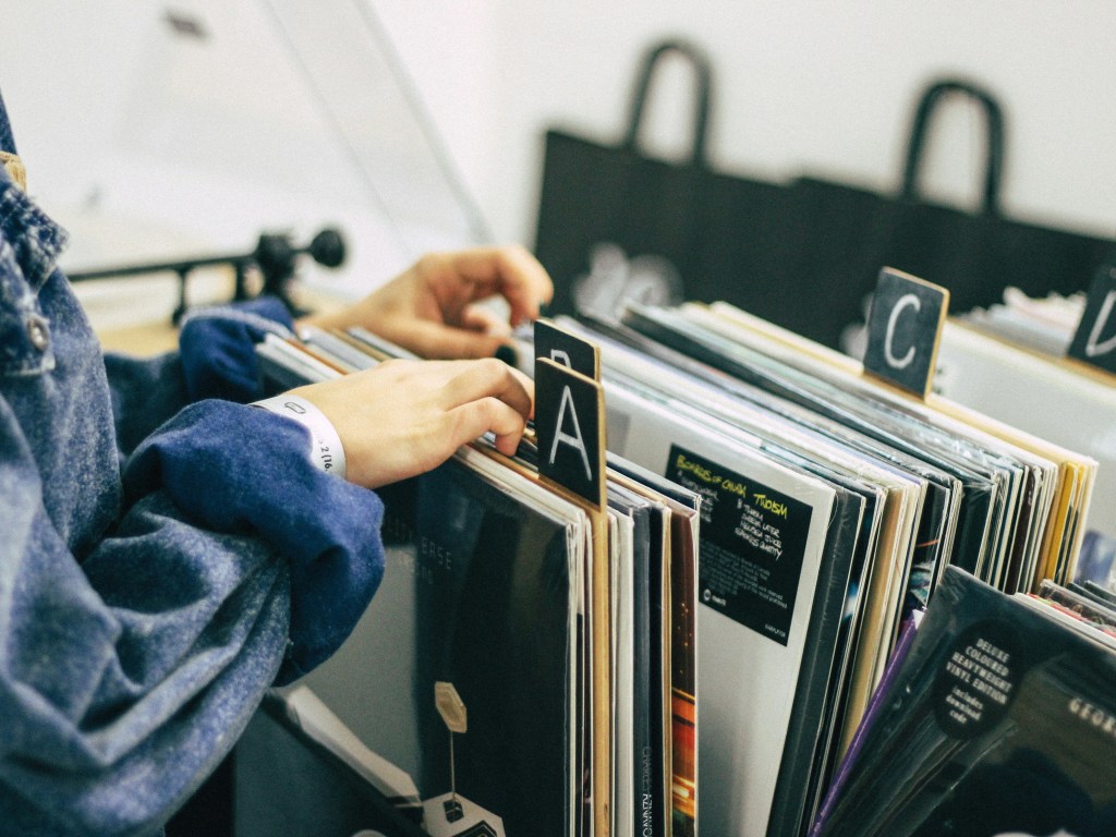 Seven SQL: 7 คำสั่ง SQL พื้นฐานในการทำงานกับ Database สำหรับผู้เริ่มต้น พร้อมตัวอย่างจาก Chinook&nbsp;Database