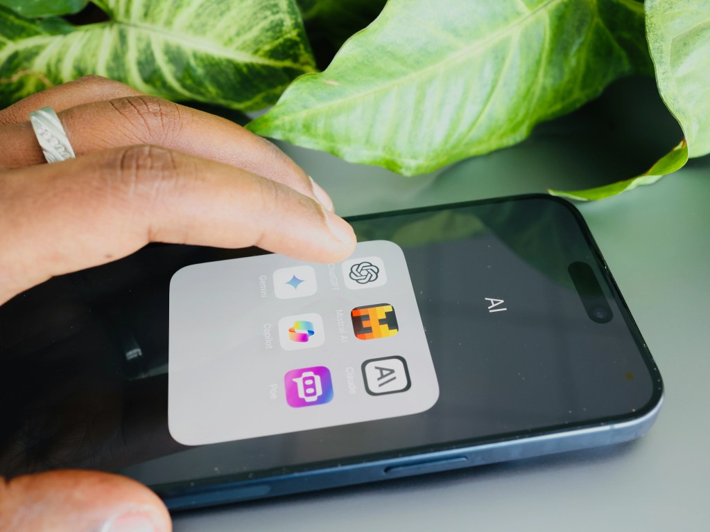 สรุปแนวทางการทำงานกับ AI: Mindset และเทคนิคการเขียน Prompt เพื่อการทำงานร่วมกับ AI อย่างมีประสิทธิภาพ