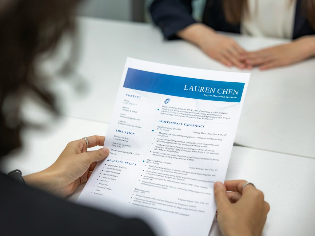 วิเคราะห์ resumes ใน 3 ขั้นตอน ด้วย Gemini ผ่าน OpenAI library ใน Python — ตัวอย่างการทำงานใน Google&nbsp;Colab