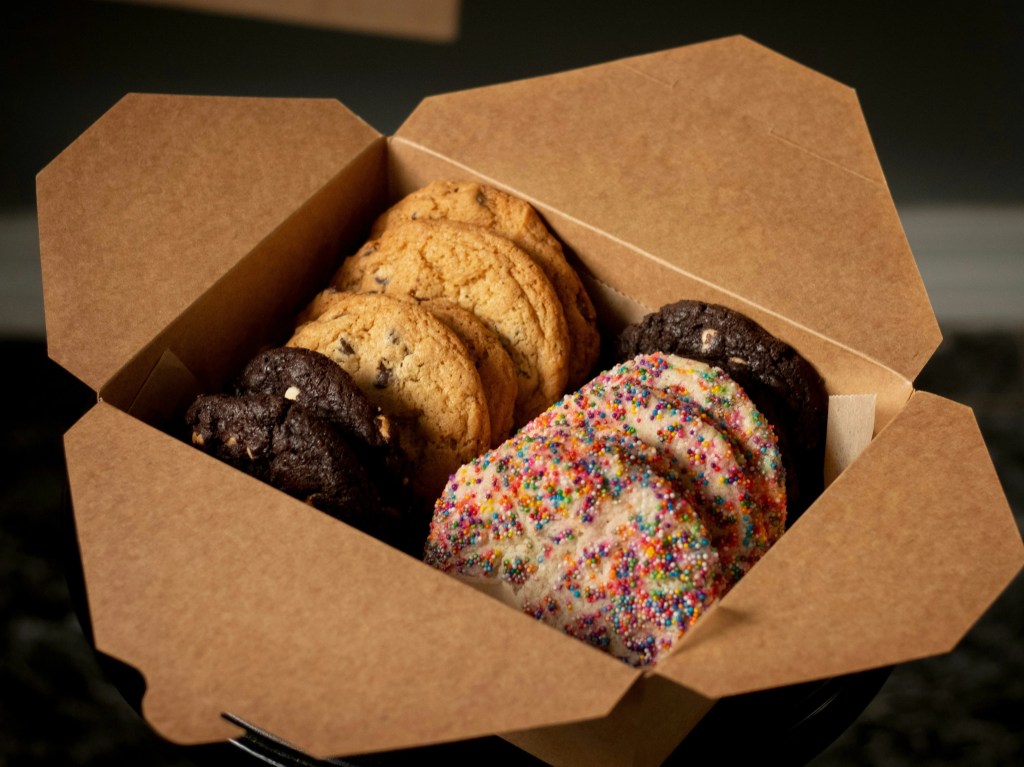 แนะนำ 4 functions ในการทำงานกับ JSON ใน Python: json.dumps(), json.loads(), json.dump(), และ json.load() — ตัวอย่างการทำงานกับข้อมูลคำสั่งซื้อคุกกี้