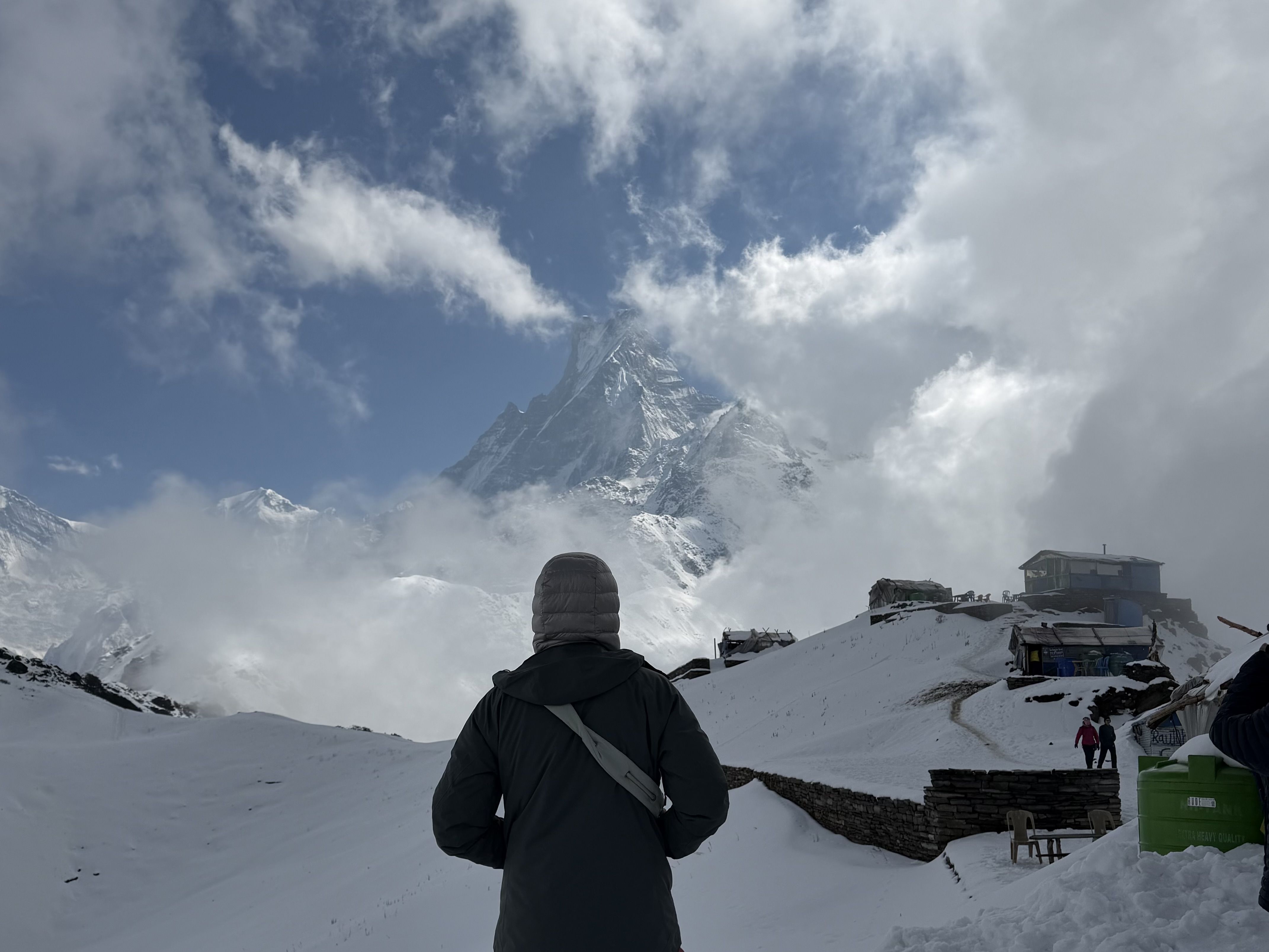 Part 3/4 | เกิดใหม่ไปเดินเขาที่ Nepal: บันทึกการเดินทางเส้นทาง ABC และ Mardi Himal (ฉบับ Gamified)—ตอน The Search for Tissue, Tato Paani, & Fishtail